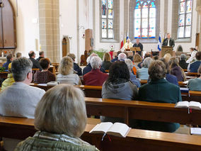 Palmsonntag in St. Crescentius - Beginn der Heiligen Woche (© Karl-Franz Thiede)